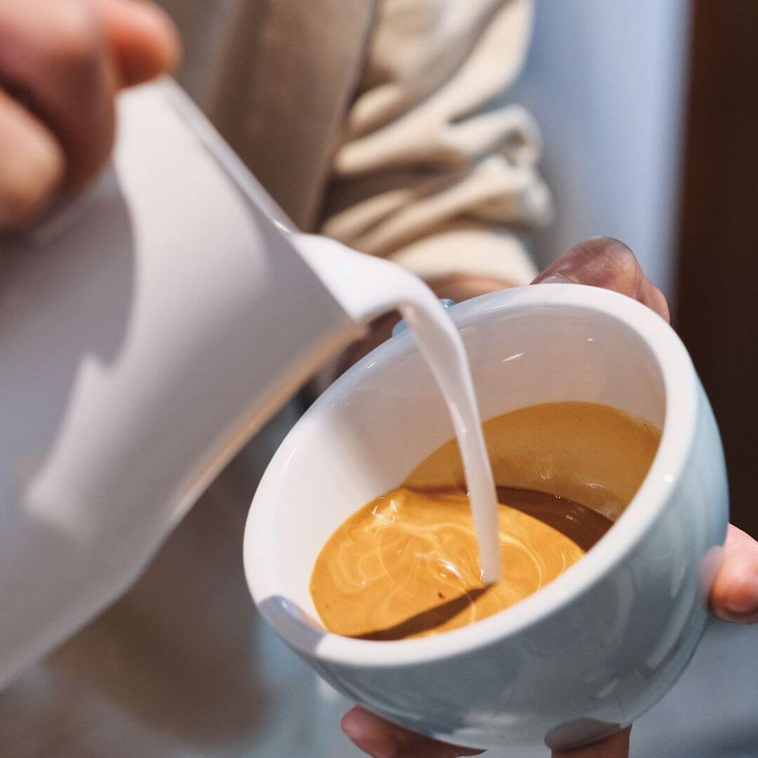 生椰熱拿鐵怎麼做？冷天來一點椰香的溫度